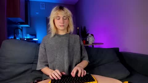 Greg-independent model online show from 12-27-24, 11:21