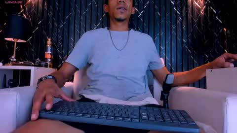 GregorySforza online show from 01-08-26, 08:55