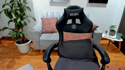 Snapshot of greta_miss chatting on 01-30-25, 02:27  Emmy  online show from 01-30-25, 02:27