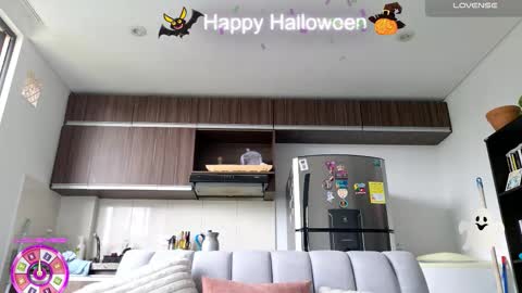 Snapshot of greta_miss chatting on 10-28-25, 03:14  Emmy  online show from 10-28-25, 03:14