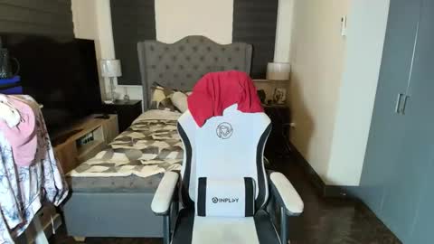 greta_v online show from 11-10-25, 09:08