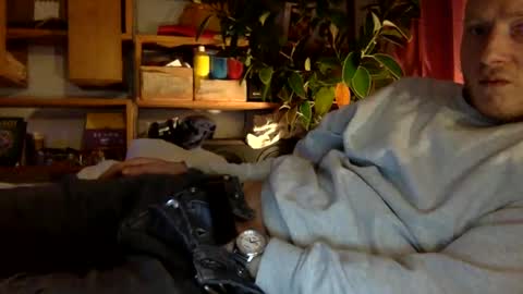 gruendamien online show from 01-10-25, 03:37