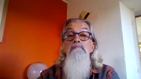 Snapshot of grybear60 chatting on 10-20-25, 11:32 Grybear online show from 10-20-25, 11:32