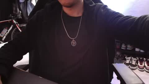 Snapshot of guayaco_ chatting on 02-23-25, 12:48 Guayaco online show from 02-23-25, 12:48