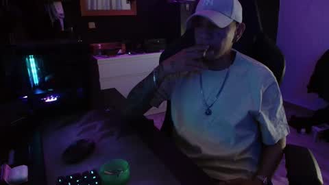 Snapshot of guayaco_ chatting on 11-01-25, 01:40 Guayaco online show from 11-01-25, 01:40