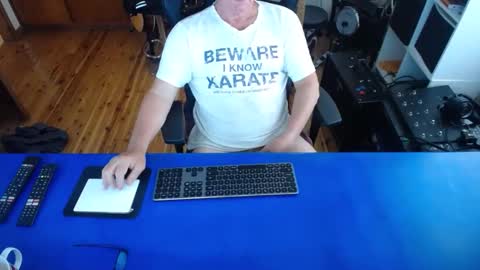 guesswhatigot2 online show from 01-14-25, 02:19