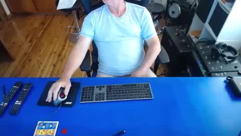 guesswhatigot2 online show from 01-16-25, 02:09