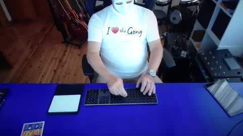 guesswhatigot2 online show from 02-24-25, 07:22