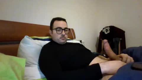 Snapshot of gullit93 chatting on 02-02-26, 05:33 gullit93 online show from 02-02-26, 05:33