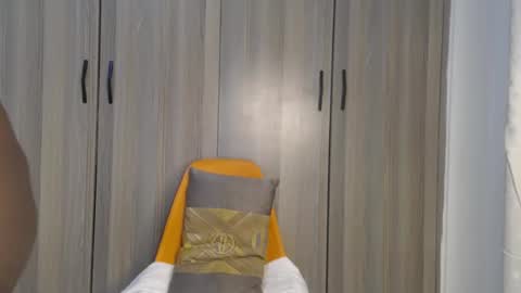 Snapshot of gulpess chatting on 01-12-26, 12:49 Miss Incredible online show from 01-12-26, 12:49