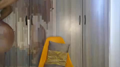 Snapshot of gulpess chatting on 02-08-26, 01:03 Miss Incredible online show from 02-08-26, 01:03