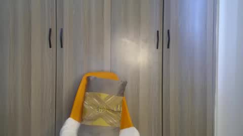 Snapshot of gulpess chatting on 02-27-26, 11:54 Miss Incredible online show from 02-27-26, 11:54