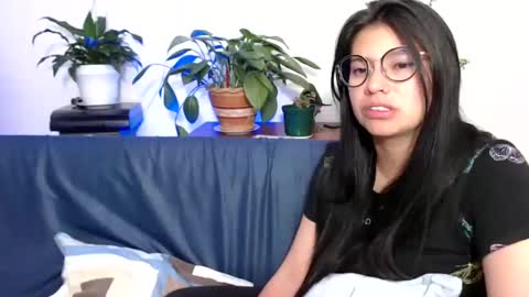 Vane blonde and Hazell black hair online show from 01-23-25, 02:44