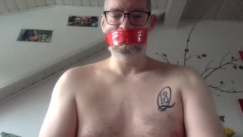 Snapshot of gummicasual chatting on 02-14-25, 12:14 gummicasual online show from 02-14-25, 12:14