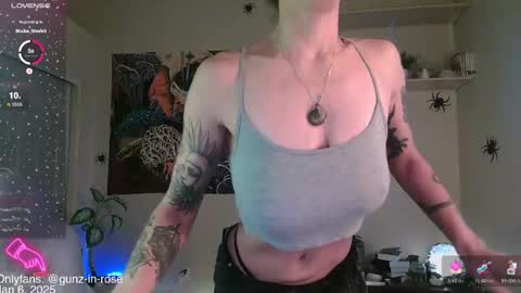 Kylie online show from 01-06-25, 07:13