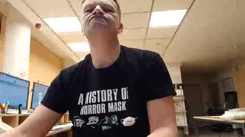 Snapshot of guschidick chatting on 12-14-25, 07:29 guschidick online show from 12-14-25, 07:29