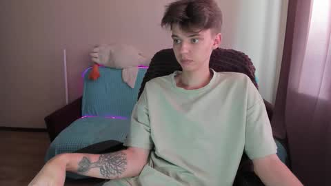 guy_liam1 online show from 09-24-25, 01:47