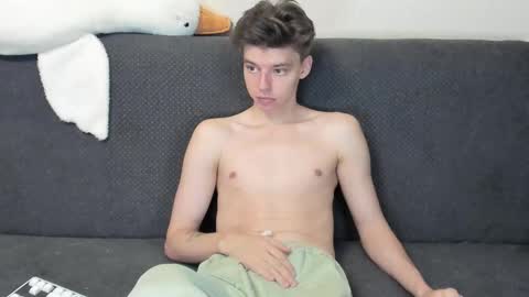 guy_liam1 online show from 11-28-25, 02:09