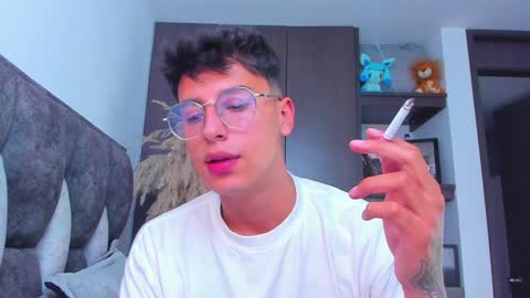 Snapshot of guy_twinks chatting on 12-08-24, 12:18 Gabriel online show from 12-08-24, 12:18