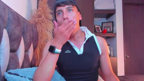 Snapshot of guy_twinks chatting on 01-04-25, 11:06 Gabriel online show from 01-04-25, 11:06