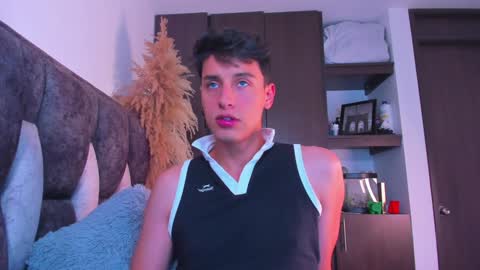 Snapshot of guy_twinks chatting on 01-09-25, 12:35 Gabriel online show from 01-09-25, 12:35