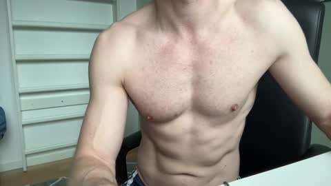 Snapshot of guyfromfinland1981 chatting on 03-11-25, 08:20 NaughtyFitHusband online show from 03-11-25, 08:20