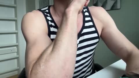 Snapshot of guyfromfinland1981 chatting on 03-11-25, 01:01 NaughtyFitHusband online show from 03-11-25, 01:01