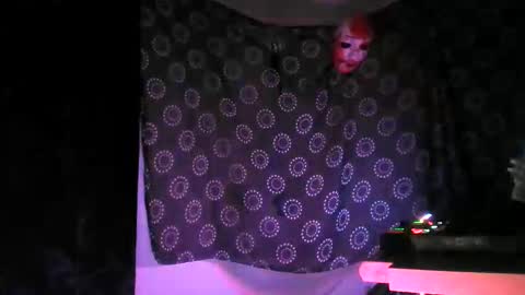 Snapshot of guyst049 chatting on 10-28-25, 07:49 guyst049 online show from 10-28-25, 07:49