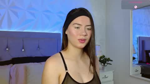 Snapshot of gwen_drew chatting on 09-14-25, 12:37 Gwen Drew online show from 09-14-25, 12:37