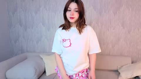 Lisa online show from 11-29-25, 01:19