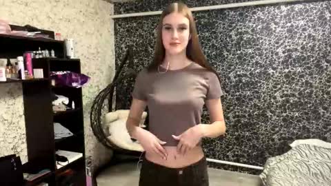 Gwen online show from 10-15-25, 08:31