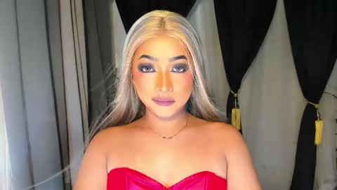 Call me Miss Gwen online show from 10-12-25, 01:21