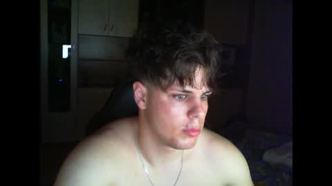 Snapshot of gymguy0505 chatting on 12-20-25, 10:28 gymguy0505 online show from 12-20-25, 10:28