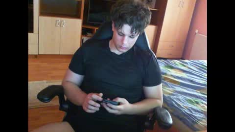 Snapshot of gymguy0505 chatting on 02-23-26, 01:30 gymguy0505 online show from 02-23-26, 01:30