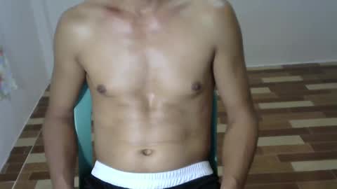 Snapshot of h0t2xh0ry chatting on 01-19-25, 02:04 Rue online show from 01-19-25, 02:04