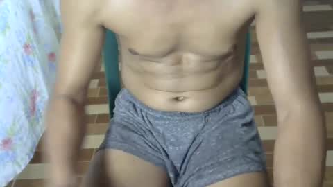 Snapshot of h0t2xh0ry chatting on 01-20-25, 02:43 Rue online show from 01-20-25, 02:43