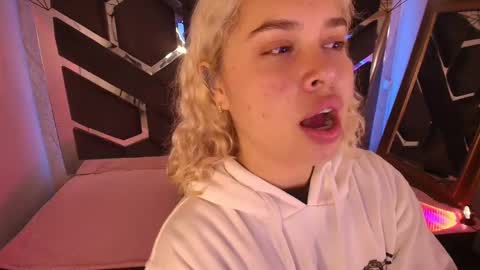 Haely online show from 10-05-25, 12:36