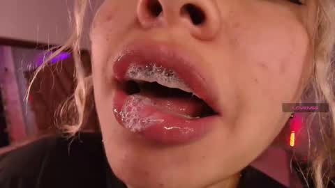 Haely online show from 10-11-25, 10:58