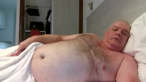 Snapshot of haggisstop chatting on 01-17-26, 05:27 haggisstop online show from 01-17-26, 05:27