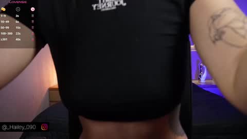 Snapshot of hailey_09 chatting on 09-24-25, 02:31 Hailey online show from 09-24-25, 02:31