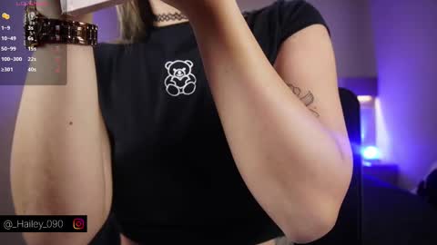 Snapshot of hailey_09 chatting on 10-06-25, 03:04 Hailey online show from 10-06-25, 03:04