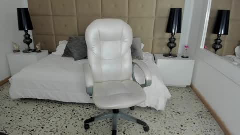 hailey online show from 01-03-25, 08:32