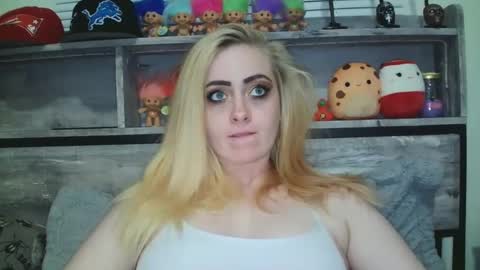 Hailey and d online show from 12-11-24, 12:23