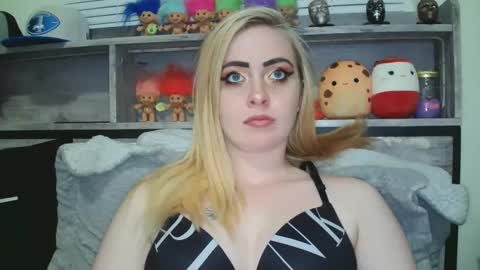 Hailey and d online show from 12-18-24, 11:08