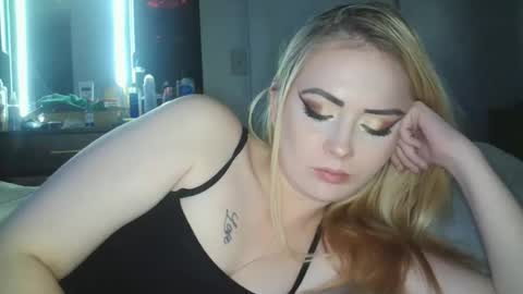 Hailey and d online show from 02-05-25, 07:18