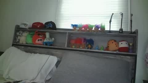 Hailey and d online show from 09-18-25, 08:22