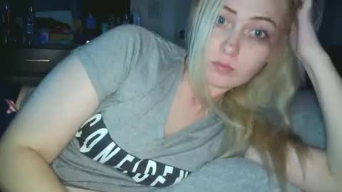 Hailey and d online show from 11-01-25, 04:58