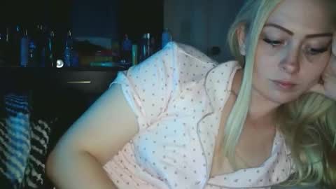 Hailey and d online show from 11-08-25, 05:18