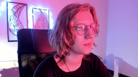 Hailey online show from 11-17-25, 09:04