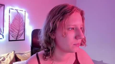 Hailey online show from 11-20-25, 09:09